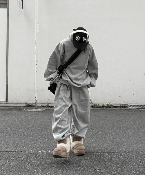 YACA(ヤーカ)の「Basic Over Sweat/ベーシックオーバースウェット【unisex item】(スウェット・レディース・ブラック/グレー・FREE)」の4枚目の写真