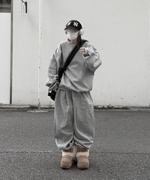 YACA(ヤーカ)の「Basic Over Sweat/ベーシックオーバースウェット【unisex item】(スウェット・レディース・ブラック/グレー・FREE)」の5枚目の写真