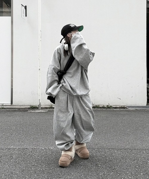 YACA(ヤーカ)の「Basic Over Sweat/ベーシックオーバースウェット【unisex item】(スウェット・レディース・ブラック/グレー・FREE)」の7枚目の写真