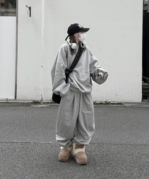 YACA(ヤーカ)の「Basic Over Sweat/ベーシックオーバースウェット【unisex item】(スウェット・レディース・ブラック/グレー・FREE)」の8枚目の写真