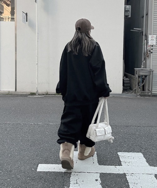 YACA(ヤーカ)の「Basic Over Sweat/ベーシックオーバースウェット【unisex item】(スウェット・レディース・ブラック/グレー・FREE)」の12枚目の写真