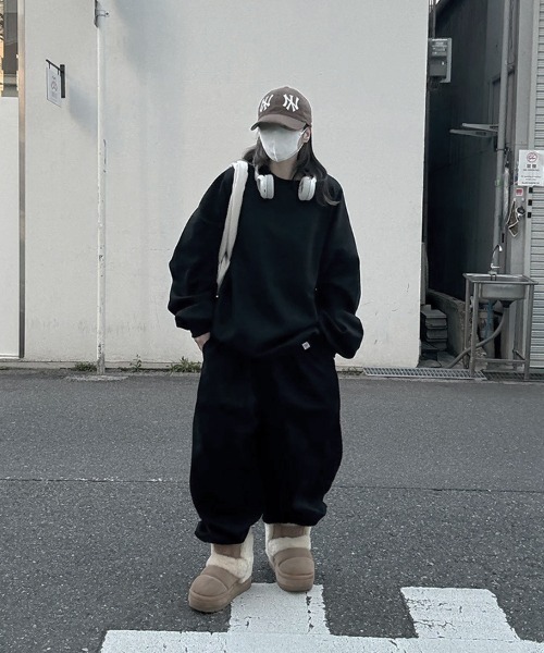 YACA(ヤーカ)の「Basic Over Sweat/ベーシックオーバースウェット【unisex item】(スウェット・レディース・ブラック/グレー・FREE)」の14枚目の写真