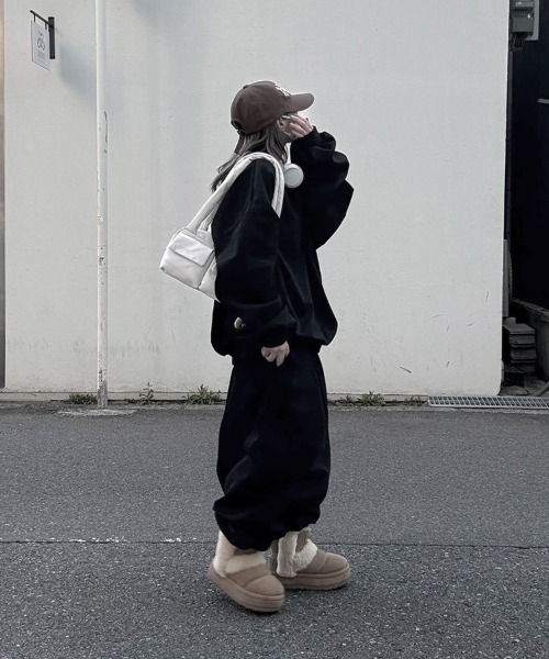 YACA(ヤーカ)の「Basic Over Sweat/ベーシックオーバースウェット【unisex item】(スウェット・レディース・ブラック/グレー・FREE)」の15枚目の写真