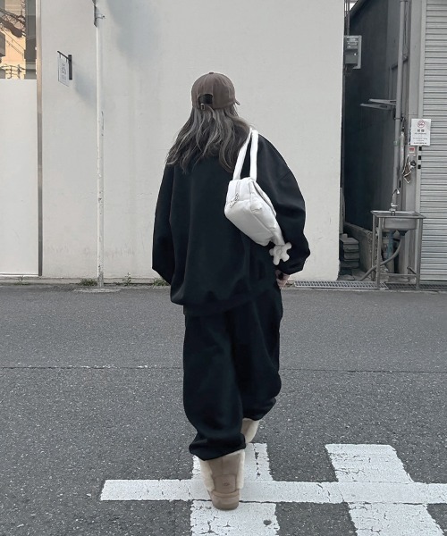 YACA(ヤーカ)の「Basic Over Sweat/ベーシックオーバースウェット【unisex item】(スウェット・レディース・ブラック/グレー・FREE)」の19枚目の写真
