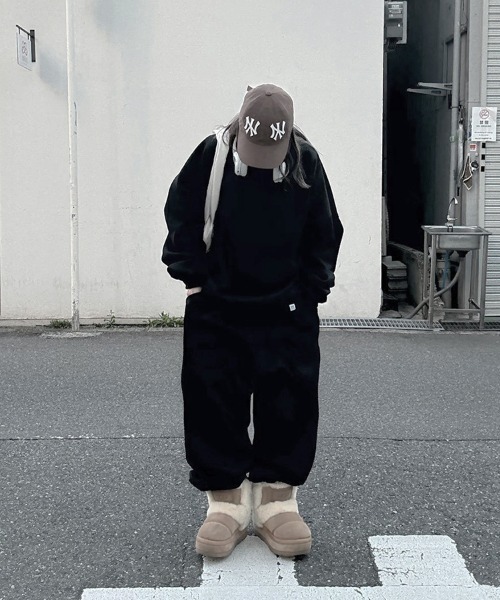 YACA(ヤーカ)の「Basic Over Sweat/ベーシックオーバースウェット【unisex item】(スウェット・レディース・ブラック/グレー・FREE)」の21枚目の写真