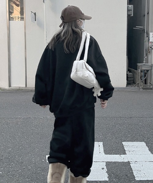 YACA(ヤーカ)の「Basic Over Sweat/ベーシックオーバースウェット【unisex item】(スウェット・レディース・ブラック/グレー・FREE)」の22枚目の写真