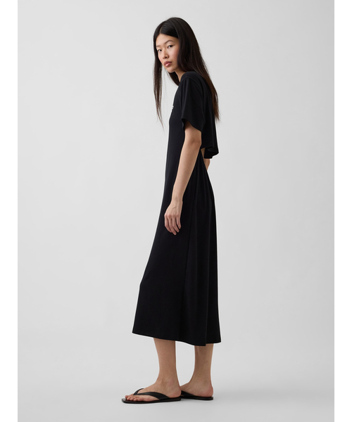 GAP(ギャップ)の「リラックスフィット GAPロゴ カットアウトTシャツ ミディワンピース(ワンピース・レディース・ブラウン/ブラック・XXS/L/M/S/XS)」の5枚目の写真
