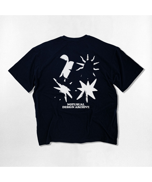 NOTUSUAL(ノットユージュアル)の「グランジシンボル オーバーサイズ 半袖Tシャツ 4カラー(Tシャツ/カットソー・レディース・ネイビー/ホワイト/ホワイト×グレー/ブラック・SMALL/MEDIUM/LARGE/X-LARGE)」の1枚目の写真