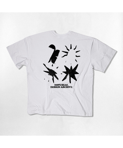 NOTUSUAL(ノットユージュアル)の「グランジシンボル オーバーサイズ 半袖Tシャツ 4カラー(Tシャツ/カットソー・レディース・ネイビー/ホワイト/ホワイト×グレー/ブラック・SMALL/MEDIUM/LARGE/X-LARGE)」の2枚目の写真