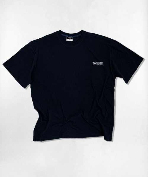 NOTUSUAL(ノットユージュアル)の「グランジシンボル オーバーサイズ 半袖Tシャツ 4カラー(Tシャツ/カットソー・レディース・ネイビー/ホワイト/ホワイト×グレー/ブラック・SMALL/MEDIUM/LARGE/X-LARGE)」の5枚目の写真