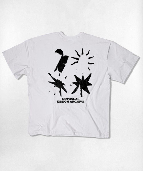 NOTUSUAL(ノットユージュアル)の「グランジシンボル オーバーサイズ 半袖Tシャツ 4カラー(Tシャツ/カットソー・レディース・ネイビー/ホワイト/ホワイト×グレー/ブラック・SMALL/MEDIUM/LARGE/X-LARGE)」の9枚目の写真
