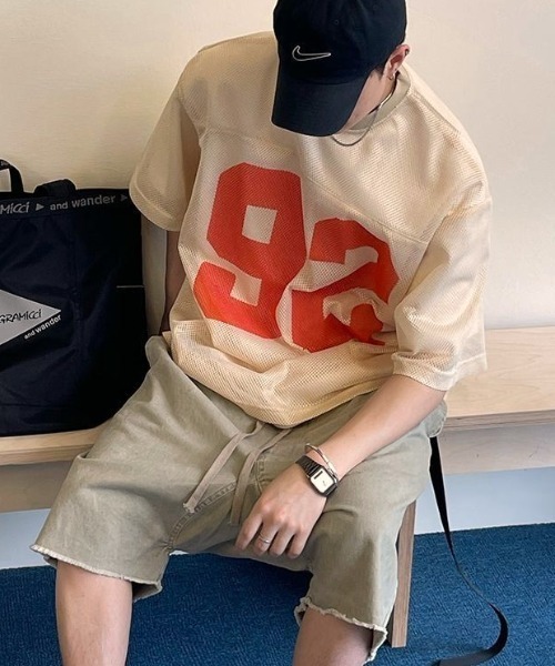 B.R.U(ブル)の「ナンバリングメッシュゲーミングシャツ(Tシャツ/カットソー・メンズ・ベージュ/ネイビー・FREE)」の2枚目の写真