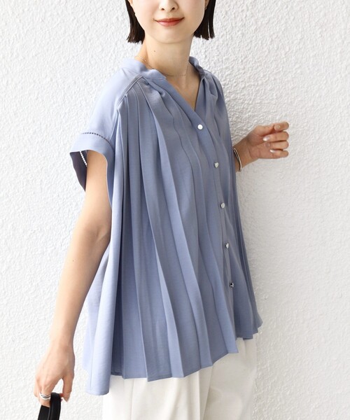 SHIPS(シップス)の「【WEB限定】〈手洗い可能〉ストレッチ ジョーゼット プリーツ スキッパー ブラウス(シャツ/ブラウス・レディース・スカイブルー/オフホワイト/ダークブルー・ONE SIZE)」の18枚目の写真