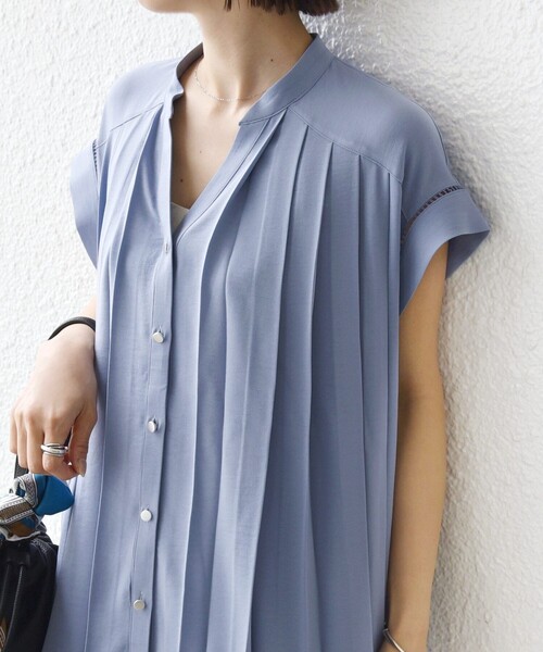 SHIPS(シップス)の「【WEB限定】〈手洗い可能〉ストレッチ ジョーゼット プリーツ スキッパー ブラウス(シャツ/ブラウス・レディース・スカイブルー/オフホワイト/ダークブルー・ONE SIZE)」の20枚目の写真