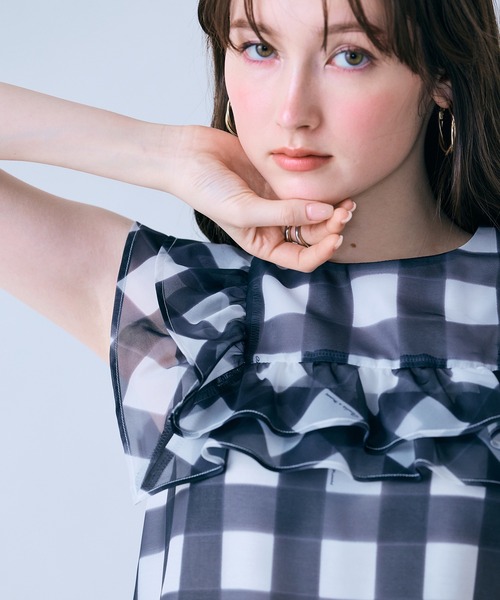 Audie a Muses(オーディアミューズ)の「ビッグギンガムラッフルブラウス(シャツ/ブラウス・レディース・ブルー/ブラック・38/40/42)」の10枚目の写真