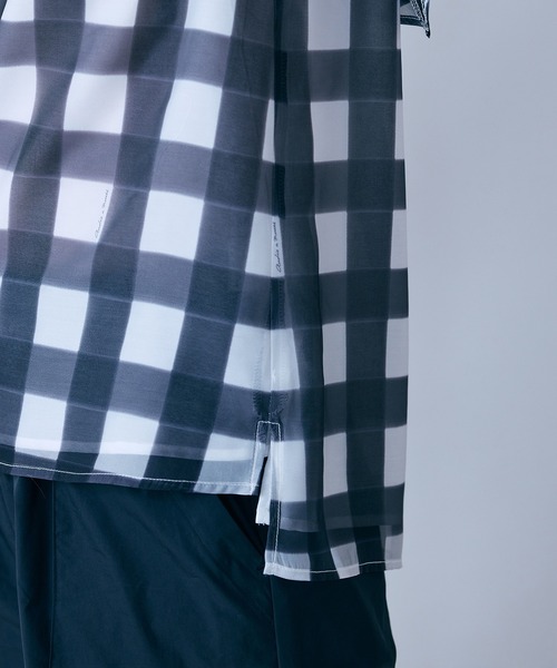 Audie a Muses(オーディアミューズ)の「ビッグギンガムラッフルブラウス(シャツ/ブラウス・レディース・ブルー/ブラック・38/40/42)」の11枚目の写真