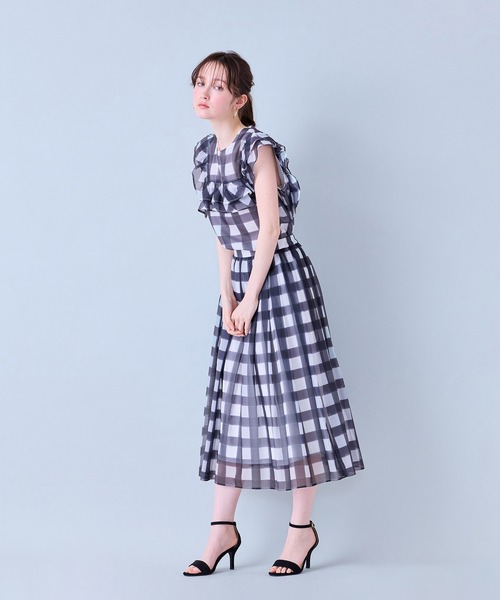 Audie a Muses(オーディアミューズ)の「ビッグギンガムラッフルブラウス(シャツ/ブラウス・レディース・ブルー/ブラック・38/40/42)」の16枚目の写真