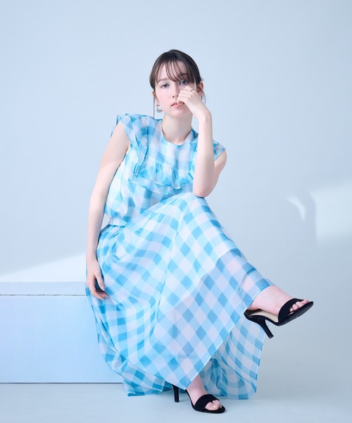 Audie a Muses(オーディアミューズ)の「ビッグギンガムラッフルブラウス(シャツ/ブラウス・レディース・ブルー/ブラック・38/40/42)」の20枚目の写真