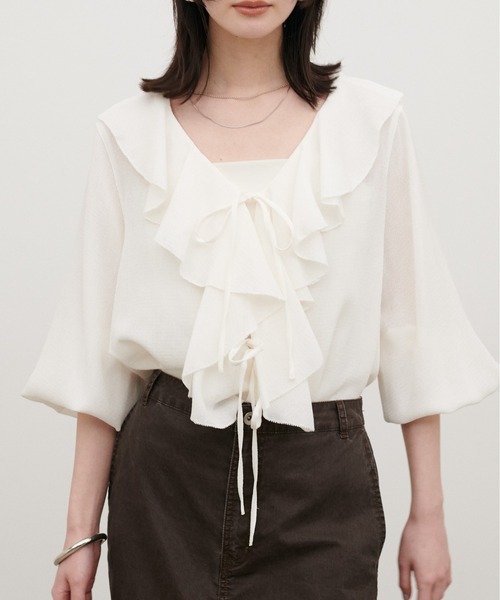 LARUTA（ラルータ）の「【LARUTA】［WEB限定］ヴィンテージメッシュフリルブラウス（シャツ/ブラウス・レディース・ブラック/ベージュ/オフホワイト・MEDIUM）」の4枚目の写真