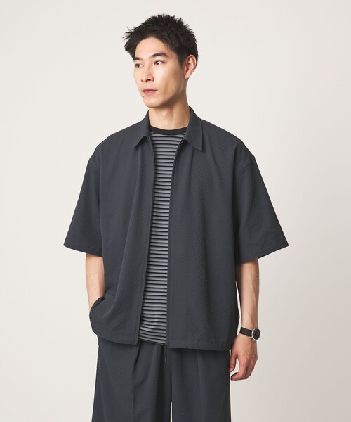 green label relaxing(グリーンレーベルリラクシング)の「【WEB限定】<GLR or>ジップ ショートスリーブ 半袖 シャツ -吸水速乾-(シャツ/ブラウス・メンズ・ダークグレー/ブラック/ダークブラウン・L/S/M)」の2枚目の写真