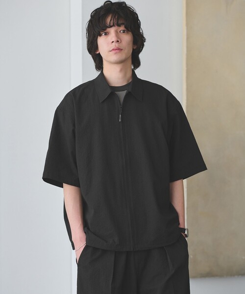 green label relaxing(グリーンレーベルリラクシング)の「【WEB限定】<GLR or>ジップ ショートスリーブ 半袖 シャツ -吸水速乾-(シャツ/ブラウス・メンズ・ダークグレー/ブラック/ダークブラウン・L/S/M)」の4枚目の写真