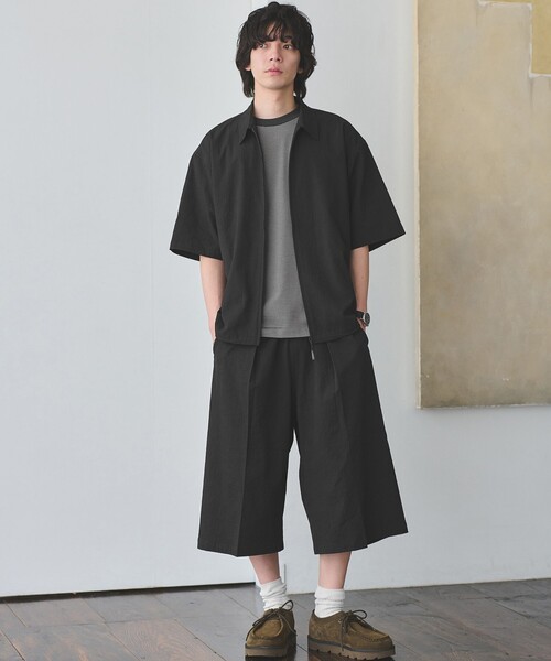 green label relaxing(グリーンレーベルリラクシング)の「【WEB限定】<GLR or>ジップ ショートスリーブ 半袖 シャツ -吸水速乾-(シャツ/ブラウス・メンズ・ダークグレー/ブラック/ダークブラウン・L/S/M)」の5枚目の写真