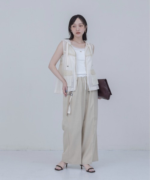Eimee Law（エイミーロウ）の「テープロゴ エンブロ ゆるスラックスパンツ（スラックス・レディース・ライトブルー/ライトベージュ/ブラック・FREE）」の18枚目の写真