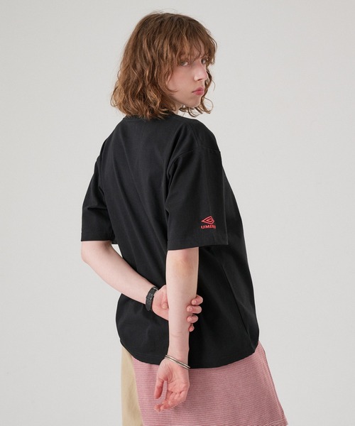 ONCILY(オンシェリー)の「【 UMBRO 】MELTING HEART LOGO T-SHIRT / メルティングハートロゴTシャツ(Tシャツ/カットソー・メンズ・ブラック/オフホワイト/ネイビー・SMALL/LARGE/MEDIUM)」の21枚目の写真