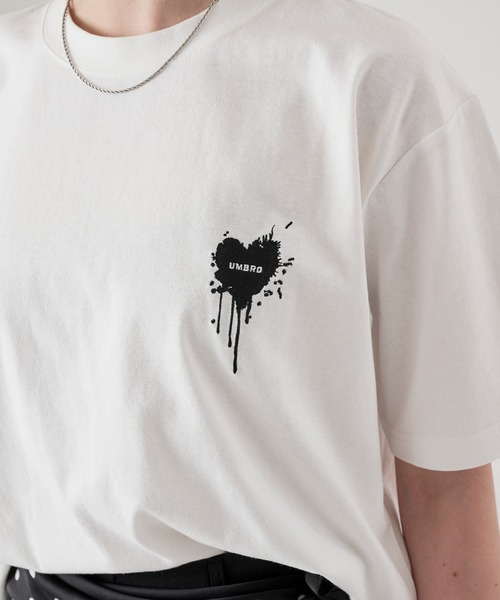 ONCILY(オンシェリー)の「【 UMBRO 】MELTING HEART LOGO T-SHIRT / メルティングハートロゴTシャツ(Tシャツ/カットソー・メンズ・ブラック/オフホワイト/ネイビー・SMALL/LARGE/MEDIUM)」の8枚目の写真
