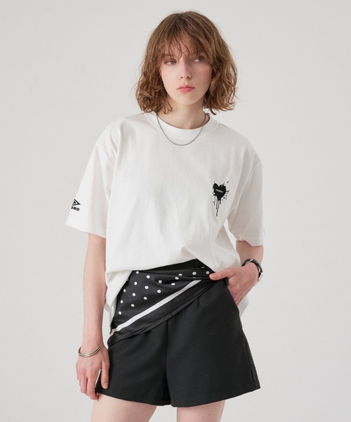 ONCILY(オンシェリー)の「【 UMBRO 】MELTING HEART LOGO T-SHIRT / メルティングハートロゴTシャツ(Tシャツ/カットソー・メンズ・ブラック/オフホワイト/ネイビー・SMALL/LARGE/MEDIUM)」の11枚目の写真