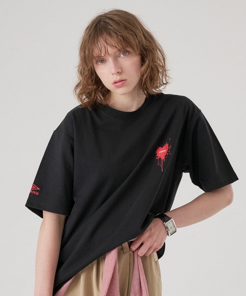 ONCILY(オンシェリー)の「【 UMBRO 】MELTING HEART LOGO T-SHIRT / メルティングハートロゴTシャツ(Tシャツ/カットソー・メンズ・ブラック/オフホワイト/ネイビー・SMALL/LARGE/MEDIUM)」の16枚目の写真