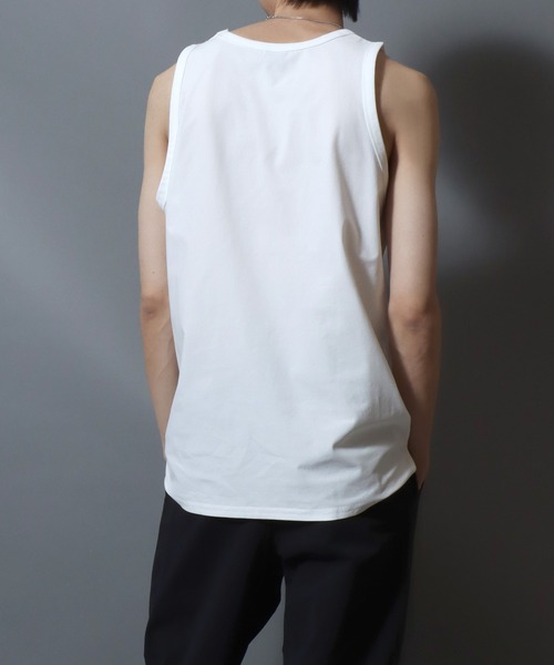 ANPAS(アンパス)の「Lightweight Waffle-Knit Tank Top / 軽量ワッフルタンクトップ メンズ インナー 無地 ノースリーブ(タンクトップ・メンズ・ホワイト/チャコールグレー/グレイッシュベージュ・L/M)」の9枚目の写真