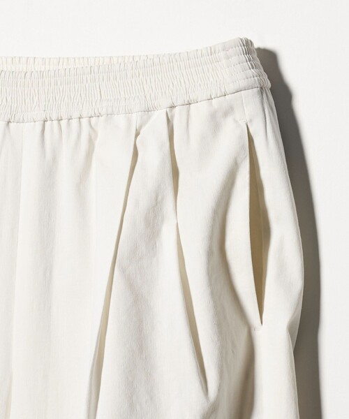 UNITED ARROWS(ユナイテッドアローズ)の「NALYA リラックス ワイドパンツ OFF WHITE ‐ウォッシャブル‐(スラックス・レディース・オフホワイト・36/38)」の10枚目の写真