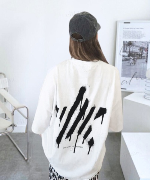 Dalfwin(ダールフィン)の「韓国ファッション BRIGHTスプレープリント半袖Tシャツ(Tシャツ/カットソー・レディース・ホワイト/ブラック・FREE)」の2枚目の写真