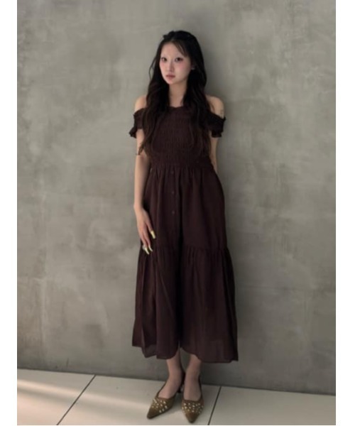 SLY（スライ）の「SHIRRING V/N L/OP シャーリングブイネックロングワンピース 夏服（ワンピース・レディース・ブラウン/ネイビー/ブラック・2/1）」の19枚目の写真