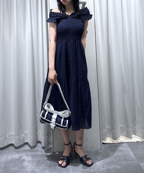 SLY（スライ）の「SHIRRING V/N L/OP シャーリングブイネックロングワンピース 夏服（ワンピース・レディース・ブラウン/ネイビー/ブラック・2/1）」の22枚目の写真