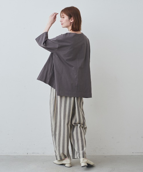IEDIT(イディット)の「IEDIT 汗じみ軽減加工 ヒラっとフレアーシルエットが華やか 六分袖カットソートップス(Tシャツ/カットソー・レディース・ホワイト系その他/グレー系その他/ブルーグリーン・LL/4L/L/M/3L/S)」の12枚目の写真