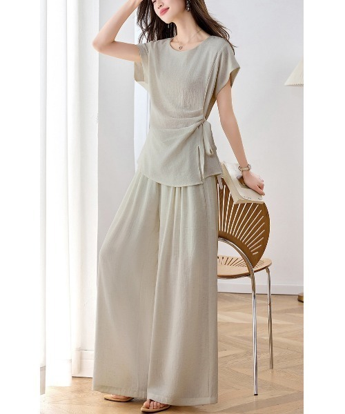 FAVORITO(ファヴォリート)の「トップスパンツリラックスセットアップ(セットアップ・レディース・ベージュ/ホワイト・M/XL/L)」の11枚目の写真