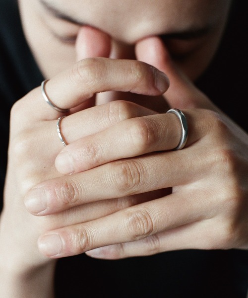 WYM LIDNM（ウィム バイ リドム）の「FINE STACK RINGS (3PCS)（リング・メンズ・シルバー・18号/16号）」の5枚目の写真