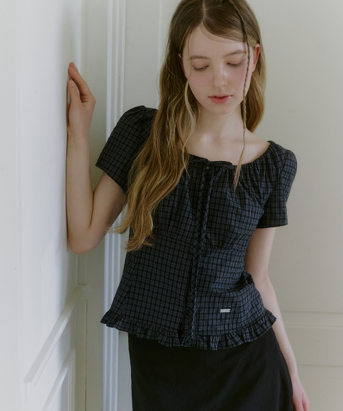 MICANE(ミケーネ)の「メローフリルブラウス(シャツ/ブラウス・レディース・アイボリー/ブラック・XX-LARGE/LARGE/MEDIUM/SMALL/X-LARGE)」の7枚目の写真