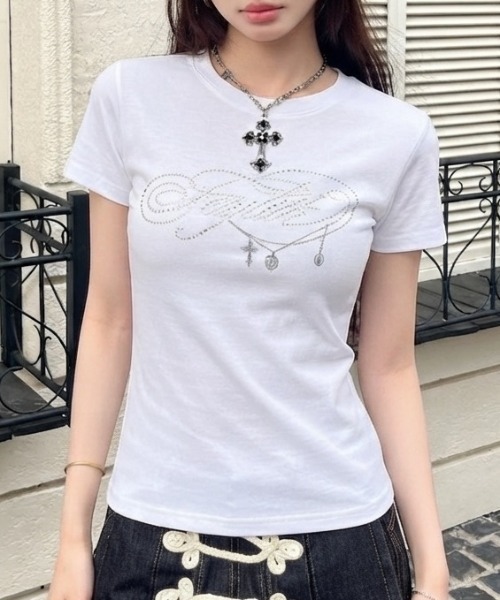 lilful(リルフル)の「ラインストーンロゴ チェーンプリント 半袖ラグランTシャツ(Tシャツ/カットソー・レディース・ホワイト/ブラック/グレー・F)」の2枚目の写真