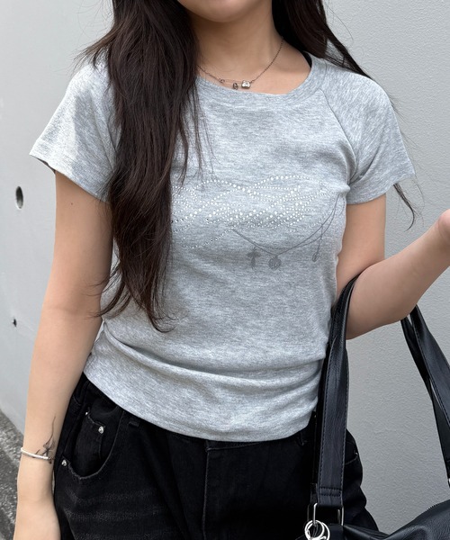 lilful(リルフル)の「ラインストーンロゴ チェーンプリント 半袖ラグランTシャツ(Tシャツ/カットソー・レディース・ホワイト/ブラック/グレー・F)」の18枚目の写真