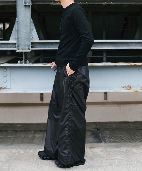 JIAN YE（ジェンイェ）の「GUAI MORPH PANTS（その他パンツ・メンズ・ブラック・LARGE/MEDIUM）」の3枚目の写真