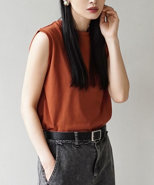 zootie(ズーティー)の「URBAN PLUS フレンチスリーブカットソー(Tシャツ/カットソー・レディース・テラコッタ/ブラック/ダークグリーン/ライトブルー/オフホワイト/ネイビー/ブラウン系その他/ライトベージュ/スモークピンク/グレイッシュベージュ/グレイッシュブルー/チャコール・M)」の6枚目の写真