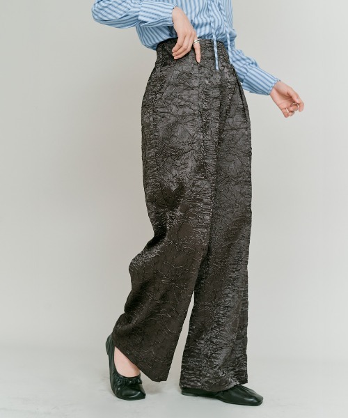 W:Huku(フーク)の「【W:Huku / ブライトジャカードシリーズ】コクーン シルエット パンツ(その他パンツ・レディース・チャコール/ブラック/ブラウン系その他・FREE)」の11枚目の写真