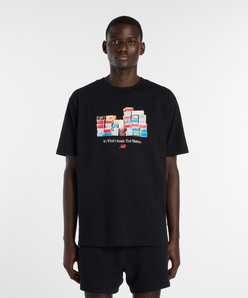 NEW BALANCE(ニューバランス)の「M BOX GRAPHIC TEE MT61H0DXBK(Tシャツ/カットソー・メンズ・ブラック・SMALL/X-LARGE/LARGE/MEDIUM)」の1枚目の写真