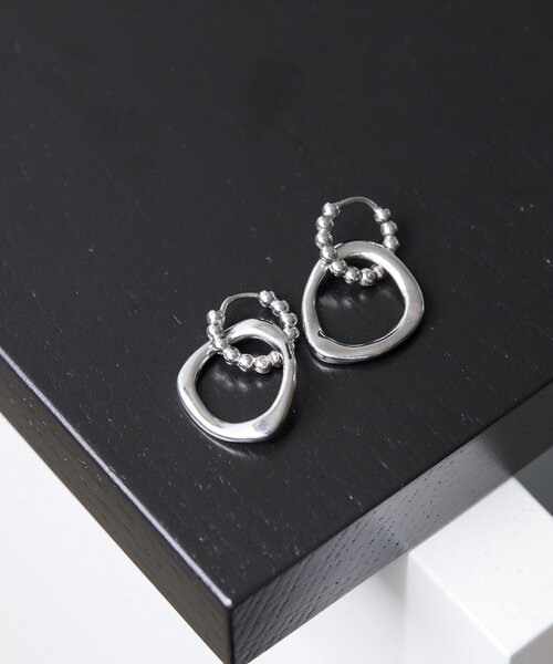 ear PAPILLONNER(イアパピヨネ)の「《金属アレルギー対応/ステンレス》2WAYボールフープピアス(ピアス(両耳用)・レディース・シルバー/ゴールド・FREE)」の3枚目の写真