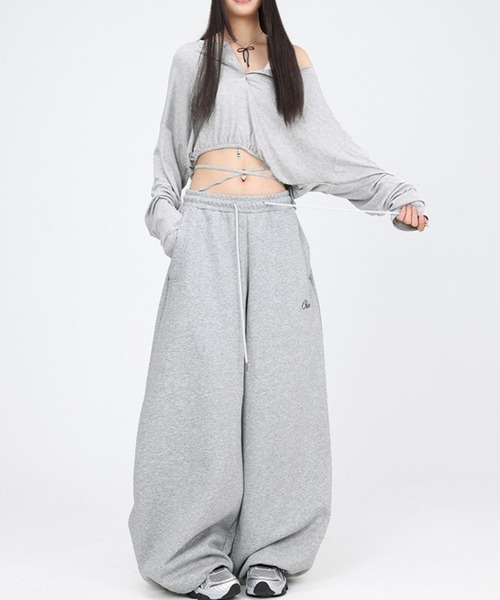 CHEER(チアー)の「【変形2WAY】左脇ドローコード付き ヘンリーネック クロップドプルオーバー ショート丈 ドロップショルダー さらもち触感(Tシャツ/カットソー・レディース・グレー・FREE)」の12枚目の写真