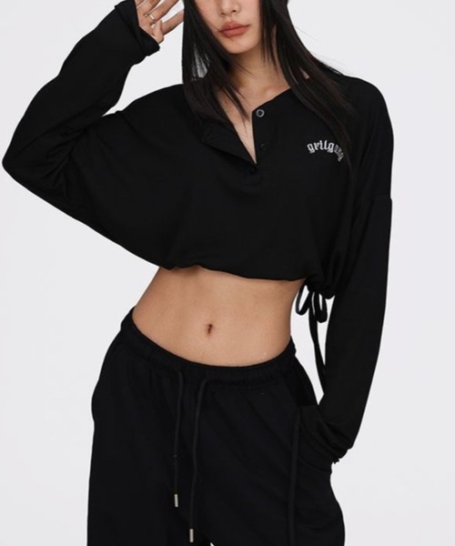 CHEER(チアー)の「【変形2WAY】左脇ドローコード付き ヘンリーネック クロップドプルオーバー ショート丈 ドロップショルダー さらもち触感(Tシャツ/カットソー・レディース・グレー・FREE)」の4枚目の写真