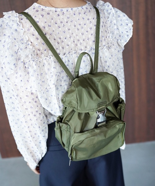 SANSeLF(サンセルフ)の「【SANSeLF】コンパクトマルチポケットリュック saa26s132(バックパック/リュック・レディース・レッド/カーキ・FREE)」の5枚目の写真